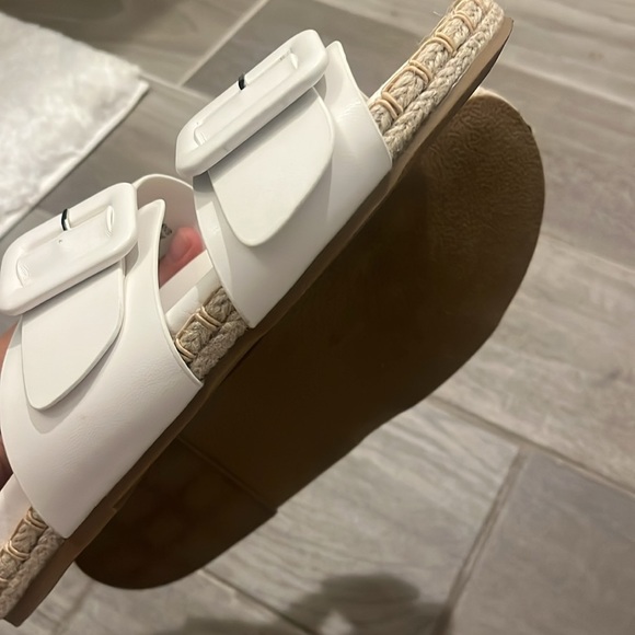 Sandals - Picture 3 of 3